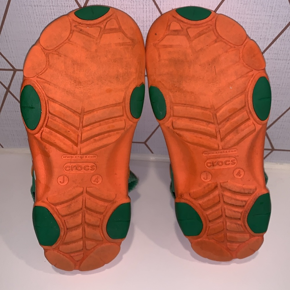 Crocs Carrots Clogs - Picture 11 of 13